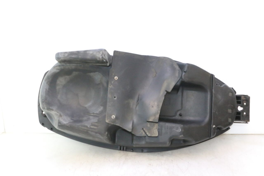 photo de HELMFACH APRILIA ATLANTIC S 125 (2010 - 2013) - Oberflächenzustand und Material