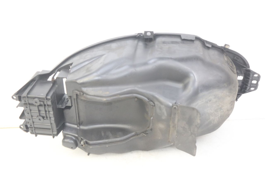 photo de SITZBANKABDECKUNG PIAGGIO BEVERLY 125 (2010 - 2015) - Detailansicht des Bauteils