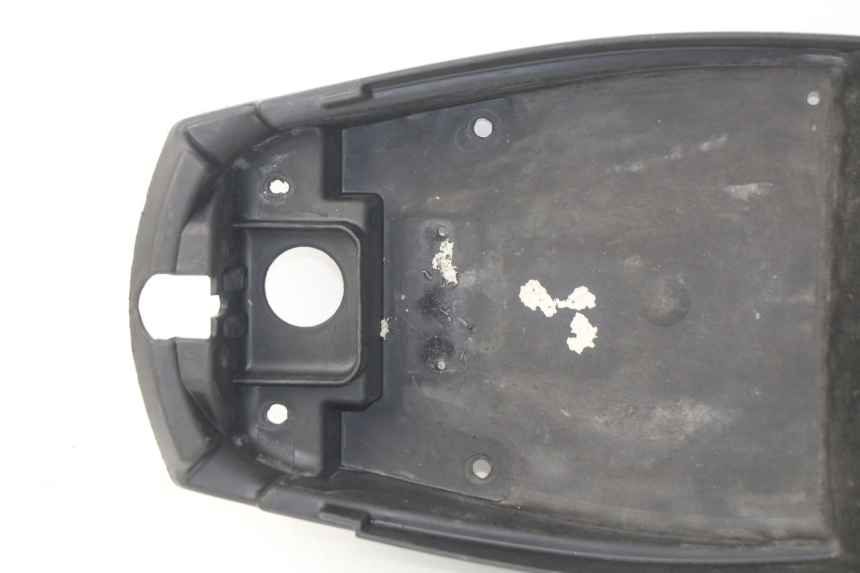 photo de SITZBANKABDECKUNG MBK BOOSTER SPIRIT NAKED 50 (2004 - 2017) - Details der Befestigungspunkte