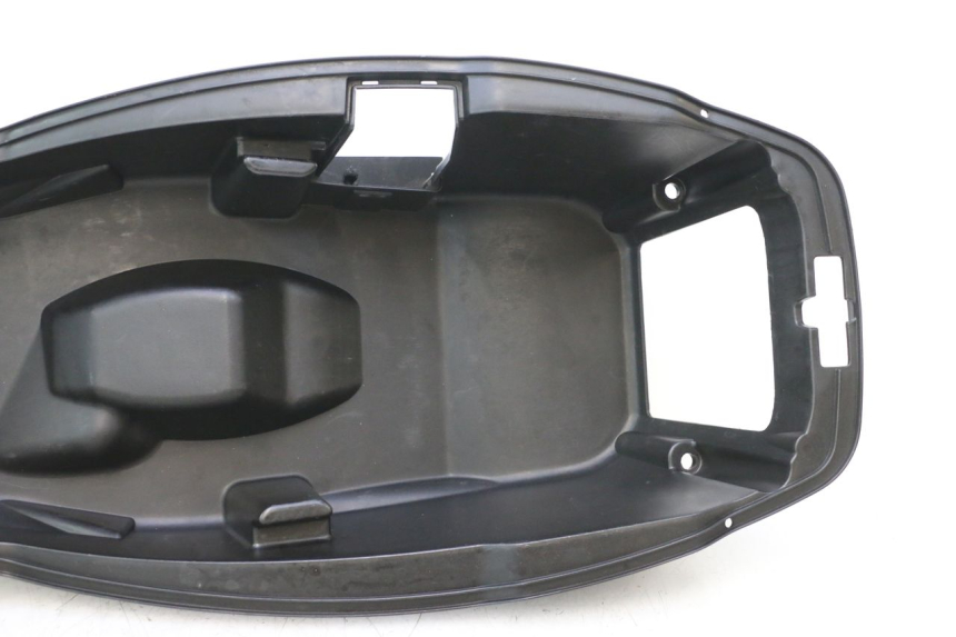 photo de SITZBANKABDECKUNG PEUGEOT CITYSTAR 2T 50 (2018 - 2021) - Zoom auf Gebrauchszustand