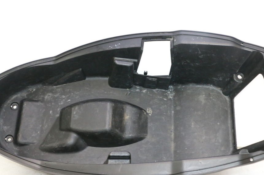 photo de SITZBANKABDECKUNG PEUGEOT CITYSTAR 2T 50 (2018 - 2021) - Zoom auf Gebrauchszustand
