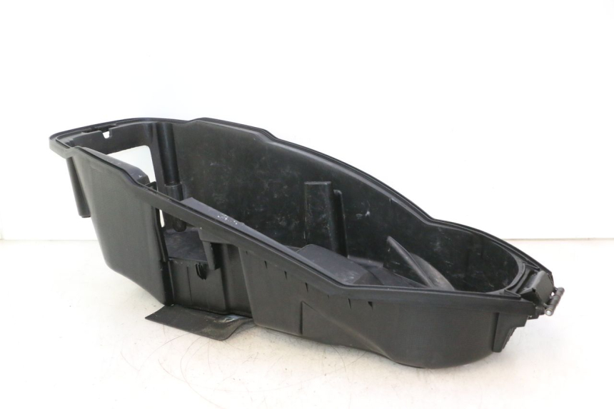 photo de SITZBANKABDECKUNG PEUGEOT CITYSTAR 2T 50 (2018 - 2021) - Details der Befestigungspunkte