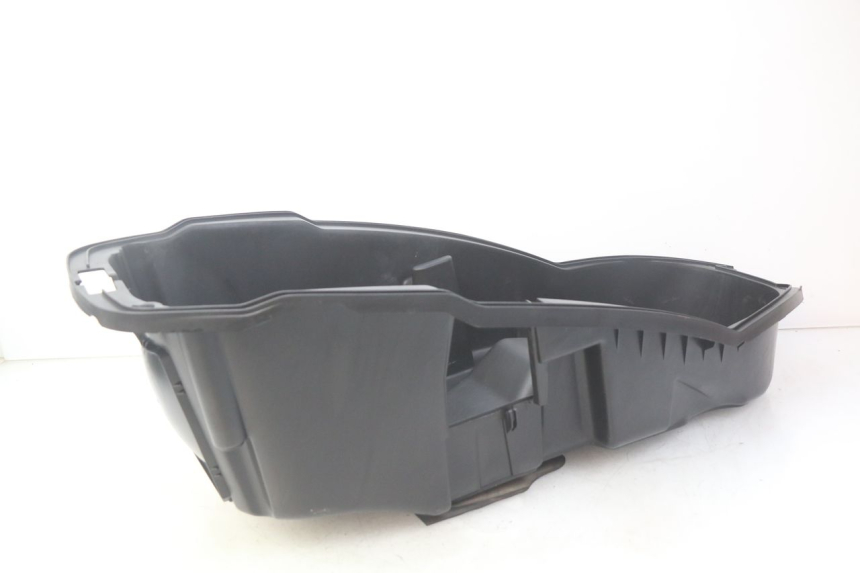 photo de SITZBANKABDECKUNG PEUGEOT CITYSTAR 125 (2011 - 2017) - Details der Befestigungspunkte