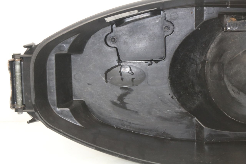 photo de SITZBANKABDECKUNG YAMAHA CYGNUS X 125 (2004 - 2007) - Details der Befestigungspunkte