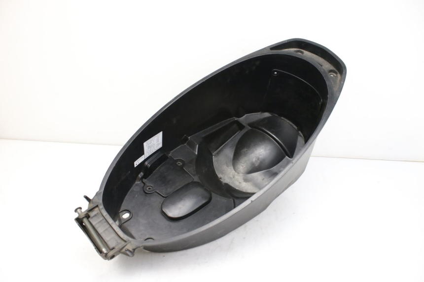 photo de SITZBANKABDECKUNG YAMAHA CYGNUS X INJECTION 125 (2007 - 2013) - Technische Nahaufnahme