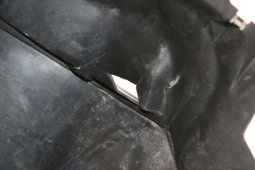 photo de HELMFACH PEUGEOT ELYSTAR 50 (2002 - 2014) - Zoom auf Gebrauchszustand