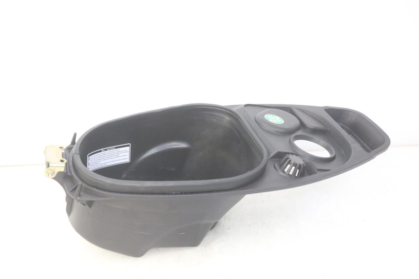 photo de SITZBANKABDECKUNG JM MOTORS EVOLIS 4T 50 (2018 - 2022) - Zoom auf Gebrauchszustand