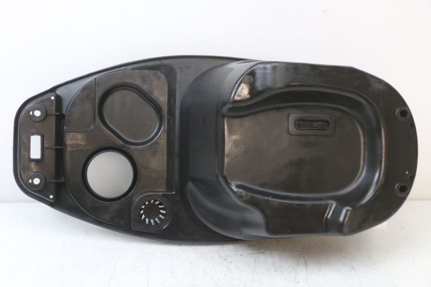 photo de SITZBANKABDECKUNG JM MOTORS EVOLIS 4T 50 (2018 - 2022) - Detailansicht des Bauteils