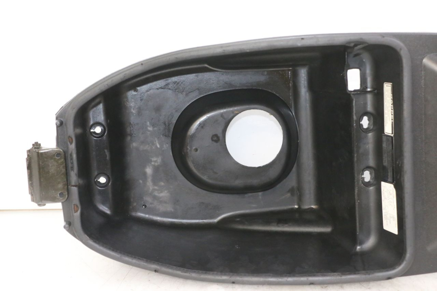 photo de HELMFACH SYM FIDDLE 125 (2008 - 2010) - Oberflächenzustand und Material