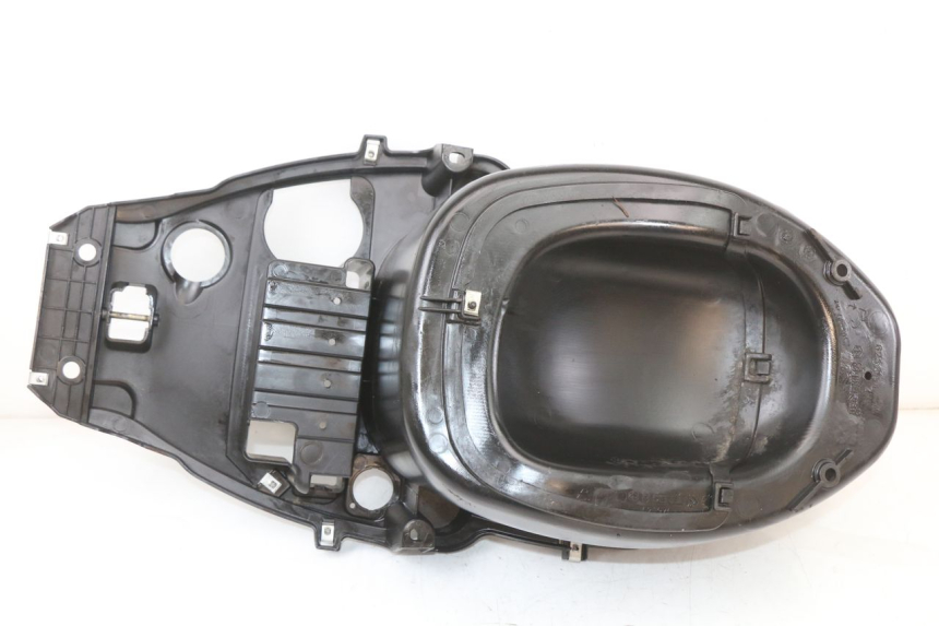 photo de HELMFACH PIAGGIO FLY 2T 50 (2004 - 2017) - Details der Befestigungspunkte