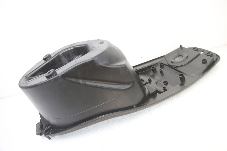 photo de SITZBANKABDECKUNG SYM JET 14 4T 50 (2018 - 2022) - Details der Befestigungspunkte