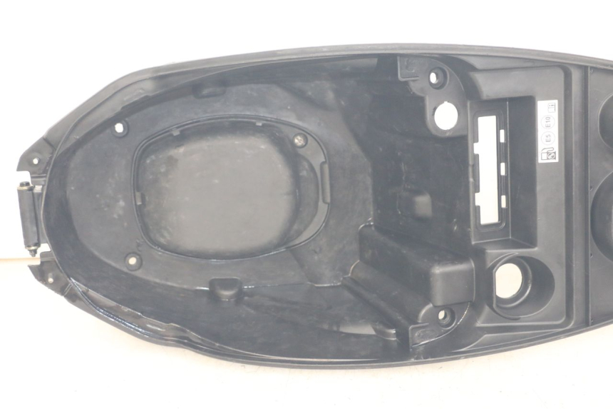 photo de SITZBANKABDECKUNG PEUGEOT KISBEE 2T 50 (2018 - 2022) - Gesamtansicht des Produkts