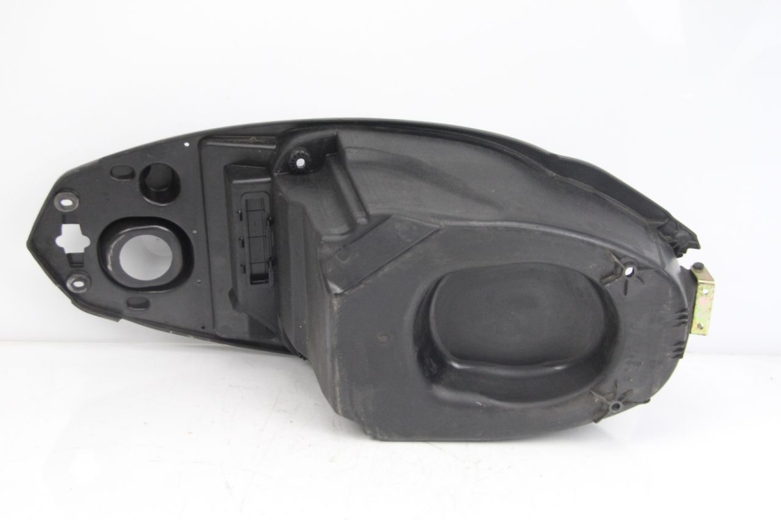 photo de SITZBANKABDECKUNG PEUGEOT KISBEE 4T 50 (2018 - 2022) - Detailansicht des Bauteils