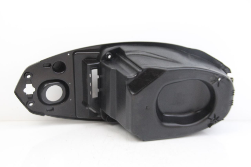 photo de SITZBANKABDECKUNG PEUGEOT KISBEE 4T 50 (2018 - 2022) - Details der Befestigungspunkte