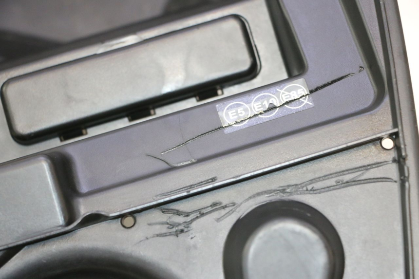 photo de HELMFACH PEUGEOT KISBEE 4T 50 (2023 - 2026) - Details der Befestigungspunkte