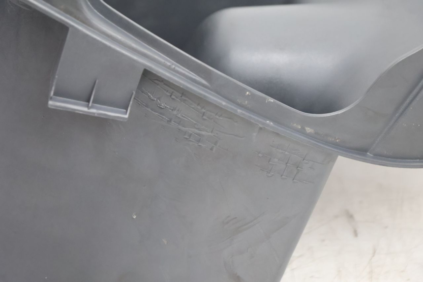 photo de HELMFACH PIAGGIO LIBERTY 125 (1998 - 2008) - Details der Befestigungspunkte