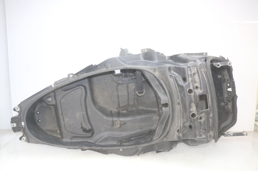 photo de SITZBANKABDECKUNG PIAGGIO MP3 LT 400 (2007 - 2012) - Detailansicht des Bauteils