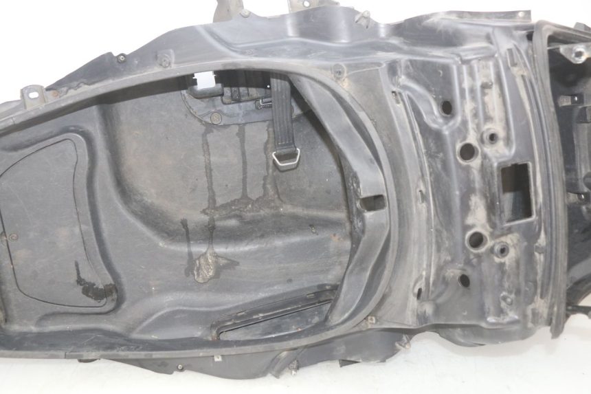 photo de SITZBANKABDECKUNG PIAGGIO MP3 LT 400 (2007 - 2012) - Oberflächenzustand und Material