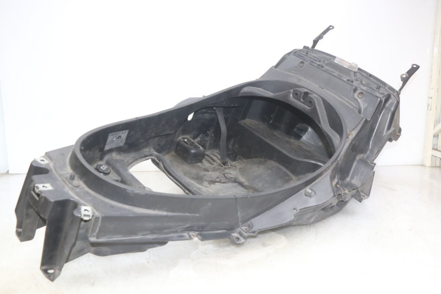 photo de SITZBANKABDECKUNG PIAGGIO MP3 LT 400 (2007 - 2012) - Technische Nahaufnahme