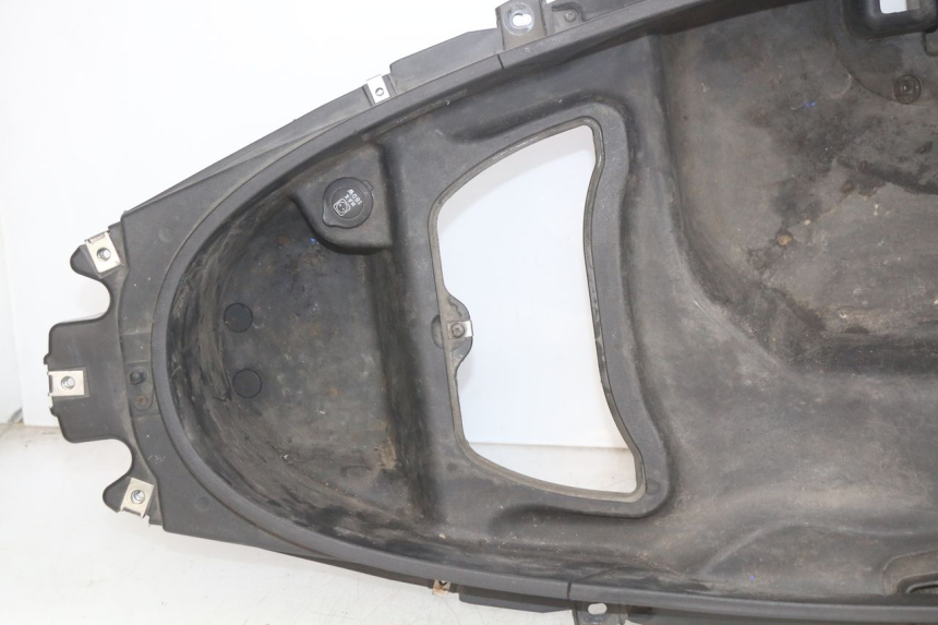 photo de SITZBANKABDECKUNG PIAGGIO MP3 LT 400 (2007 - 2012) - Oberflächenzustand und Material