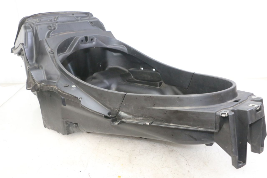 photo de HELMFACH PIAGGIO MP3 LT 300 (2010 - 2016) - Details der Befestigungspunkte