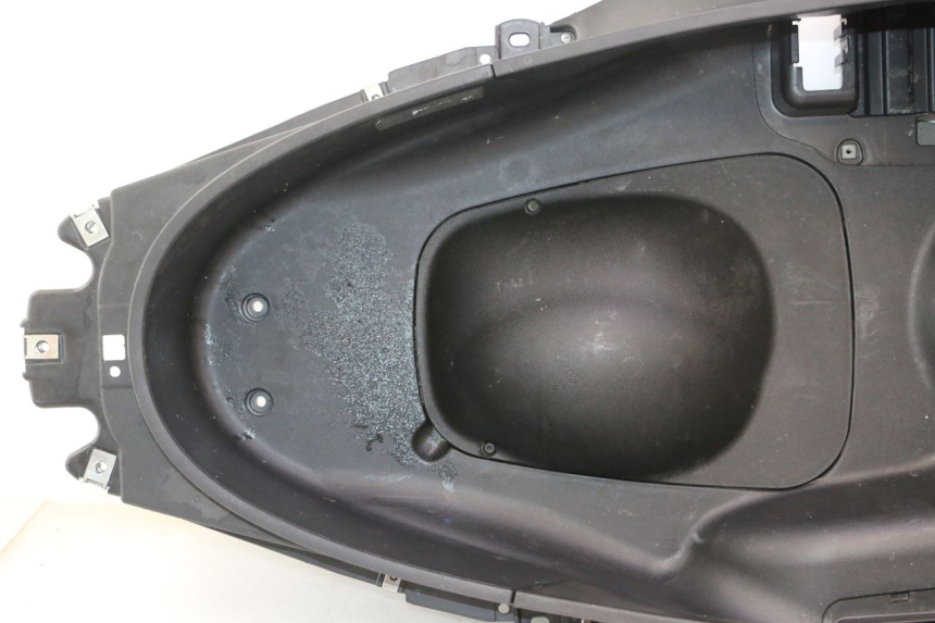 photo de SITZBANKABDECKUNG PIAGGIO MP3 LT 300 (2010 - 2016) - Hochauflösende Nahaufnahme