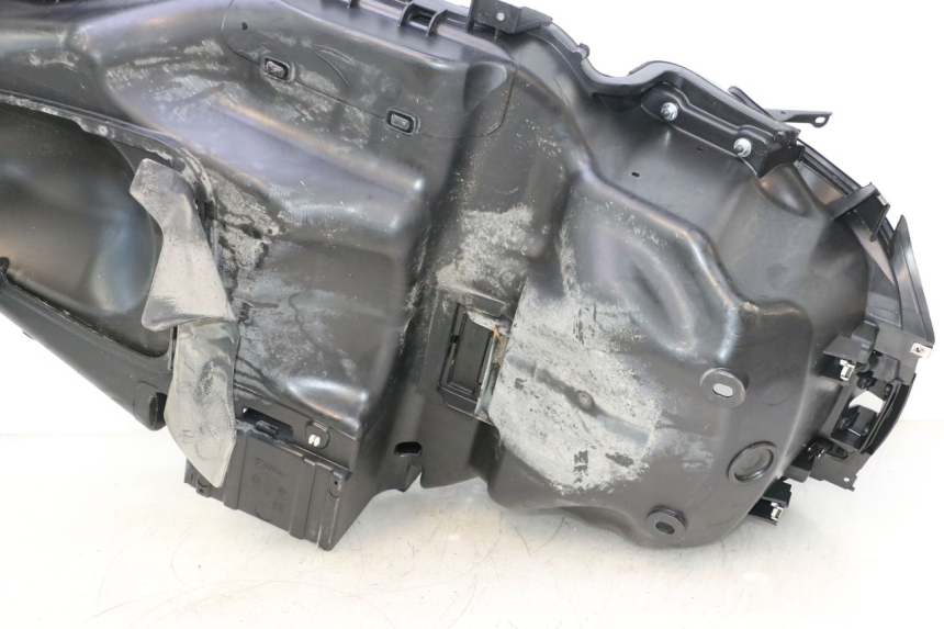 photo de SITZBANKABDECKUNG PIAGGIO MP3 LT 300 (2010 - 2016) - Zoom auf Gebrauchszustand