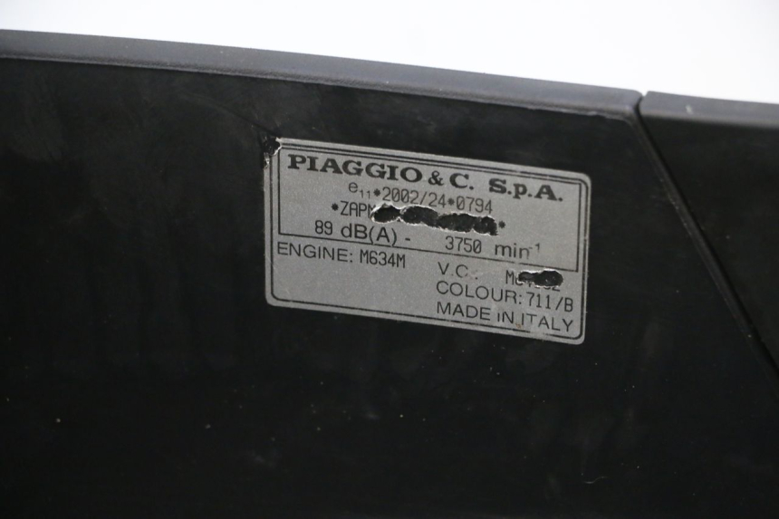 photo de SITZBANKABDECKUNG PIAGGIO MP3 LT 300 (2010 - 2016) - Technische Nahaufnahme