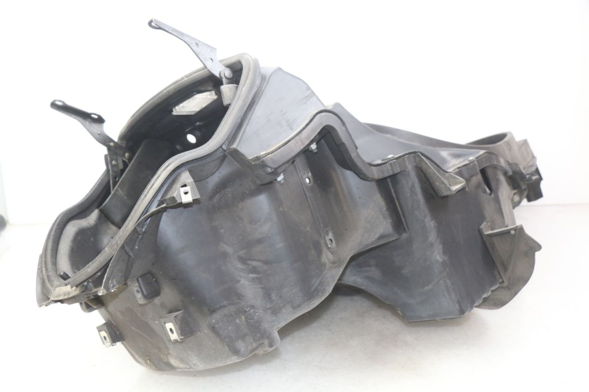 photo de SITZBANKABDECKUNG PIAGGIO MP3 500 (2011 - 2015) - Zoom auf Gebrauchszustand