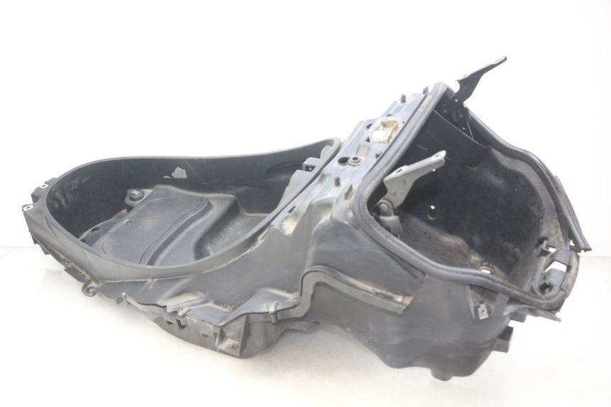 photo de SITZBANKABDECKUNG PIAGGIO MP3 500 (2011 - 2015) - Technische Nahaufnahme
