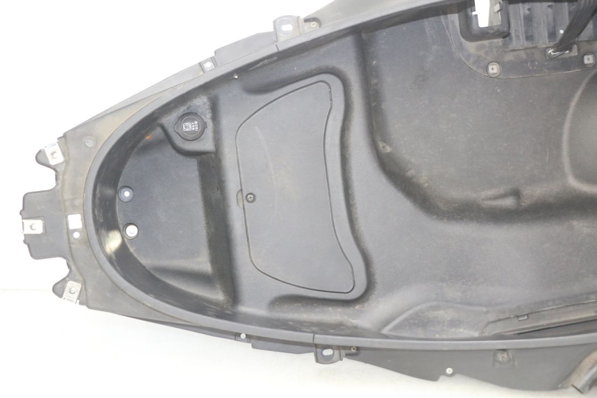 photo de SITZBANKABDECKUNG PIAGGIO MP3 500 (2011 - 2015) - Oberflächenzustand und Material