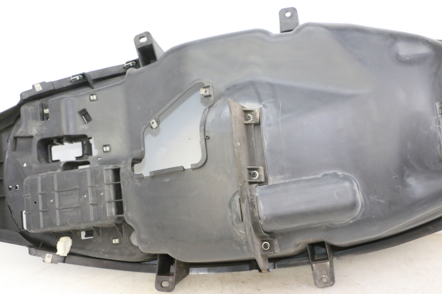 photo de HELMFACH PIAGGIO MP3 500 (2014 - 2017) - Details der Befestigungspunkte