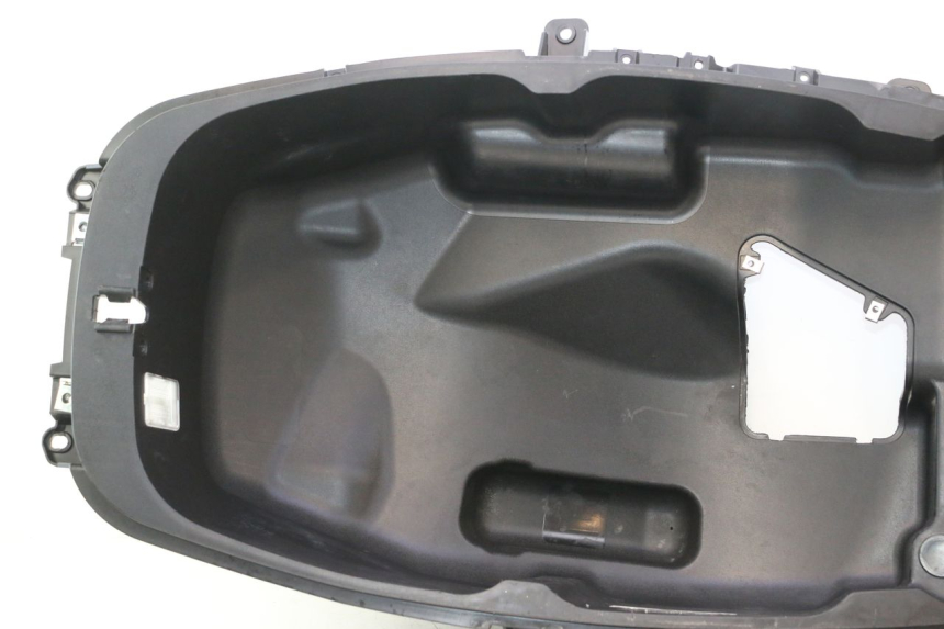 photo de HELMFACH PIAGGIO MP3 500 (2016 - 2018) - Detaillierte Sichtprüfung