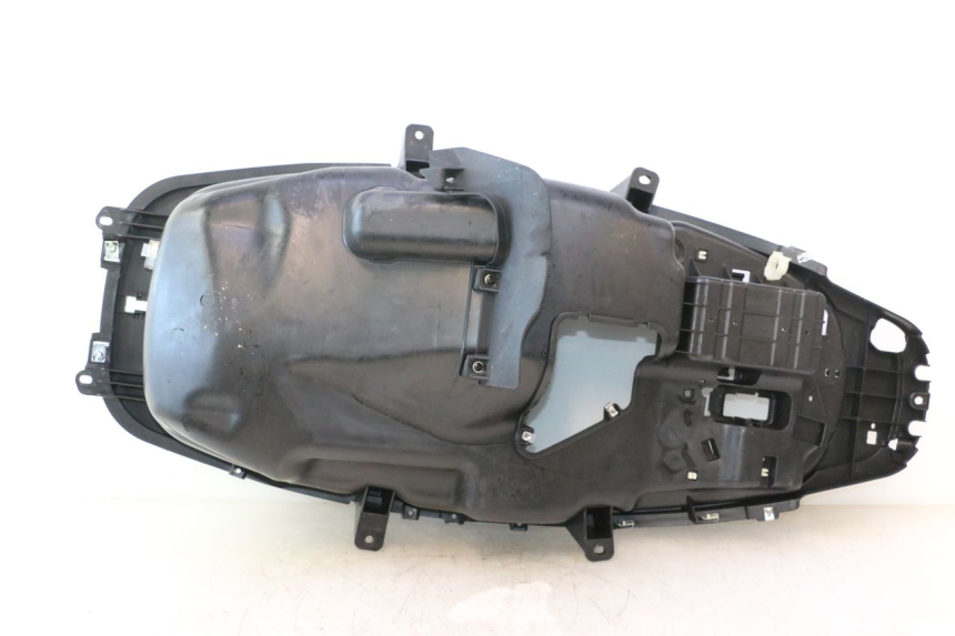 photo de HELMFACH PIAGGIO MP3 500 (2016 - 2018) - Details der Befestigungspunkte