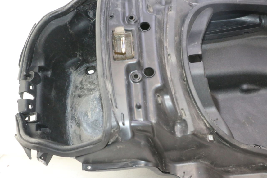 photo de SITZBANKABDECKUNG PIAGGIO MP3 500 (2011 - 2015) - Zoom auf Komponenten