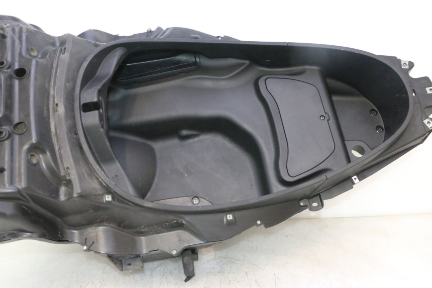 photo de SITZBANKABDECKUNG PIAGGIO MP3 500 (2011 - 2015) - Hochauflösende Nahaufnahme