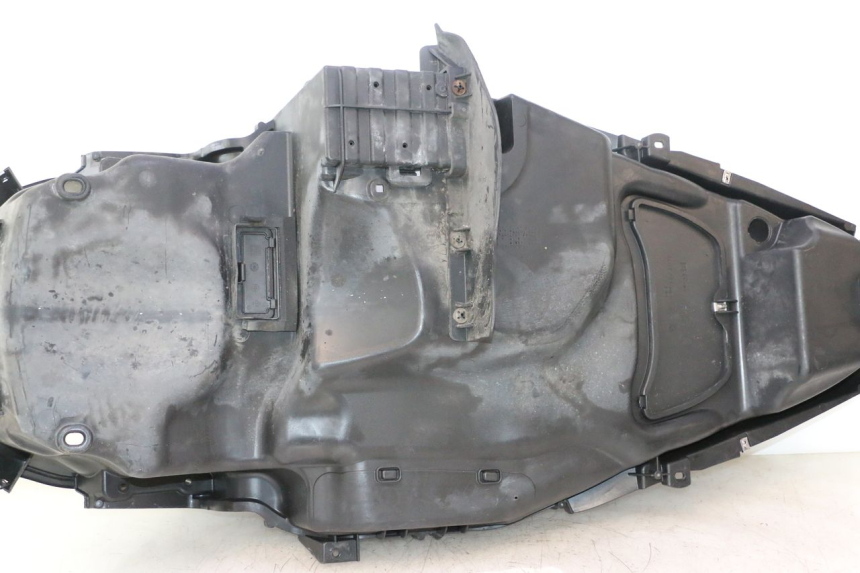 photo de SITZBANKABDECKUNG PIAGGIO MP3 500 (2011 - 2015) - Kennzeichnungen und Originalreferenzen
