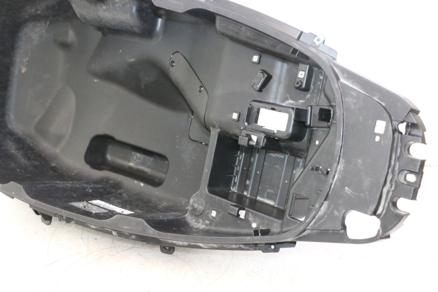 photo de HELMFACH PIAGGIO MP3 500 (2016 - 2018) - Detailansicht des Bauteils