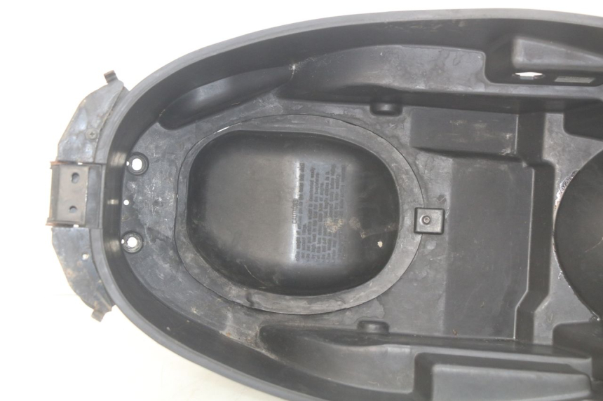 photo de SITZBANKABDECKUNG KYMCO PEOPLE 250 (2004 - 2008) - Geprüftes Gebrauchtteil