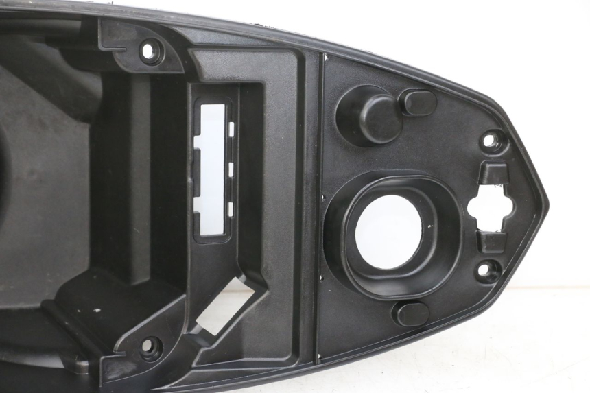 photo de HELMFACH PEUGEOT STREETZONE 4T 50 (2018 - 2023) - Oberflächenzustand und Material