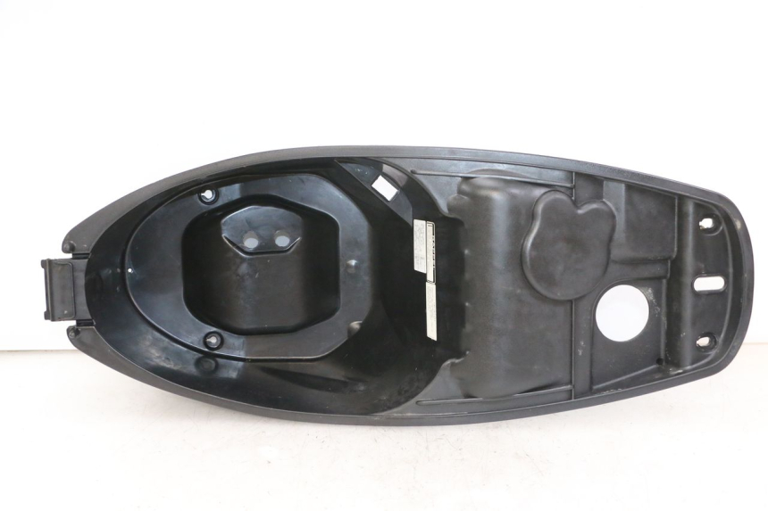 photo de SITZBANKABDECKUNG PEUGEOT TWEET 4T 50 (2014 - 2019) - Technische Nahaufnahme