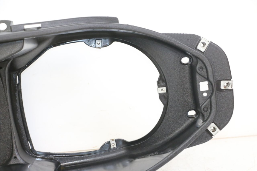 photo de HELMFACH PIAGGIO BEVERLY 125 (1998 - 2005) - Oberflächenzustand und Material