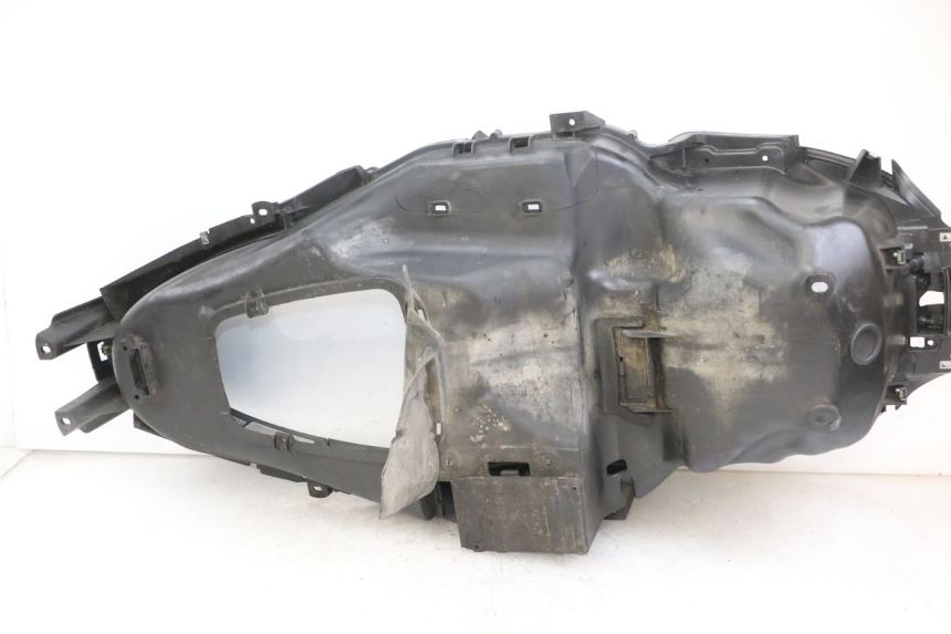 photo de HELMFACH PIAGGIO MP3 125 (2006 - 2014) - Details der Befestigungspunkte