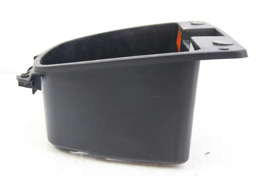 photo de SITZBANKABDECKUNG RED ELECTRIC RED E PRO 1 (2017 - 2019) - Charakteristische Merkmale