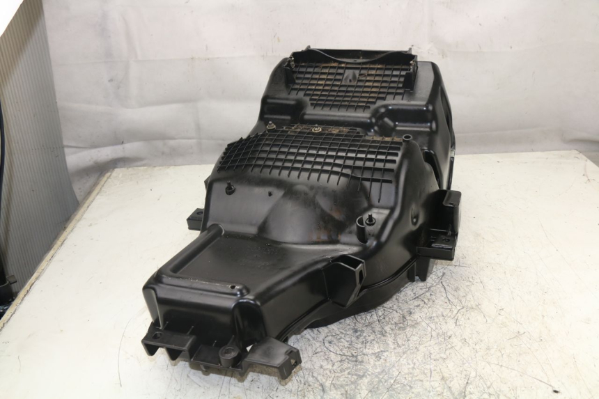 photo de HELMFACH PEUGEOT SATELIS 400 (2007 - 2013) - Zoom auf Gebrauchszustand