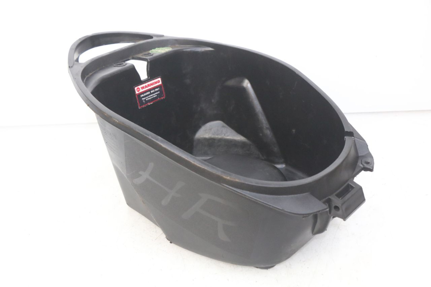 photo de SITZBANKABDECKUNG JM MOTORS SC 4T 50 (2012 - 2017) - Zoom auf Gebrauchszustand