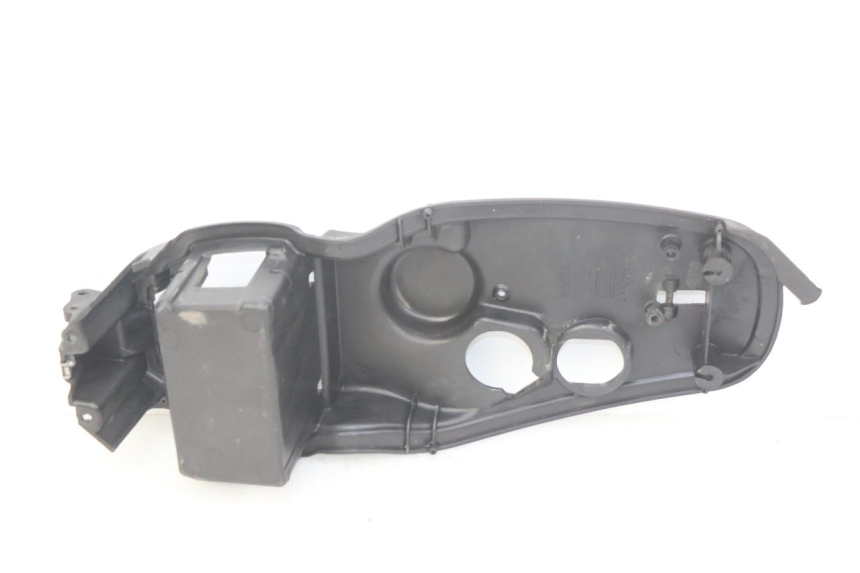 photo de SITZBANKABDECKUNG APRILIA SCARABEO 100 (2003 - 2012) - Detailansicht des Bauteils