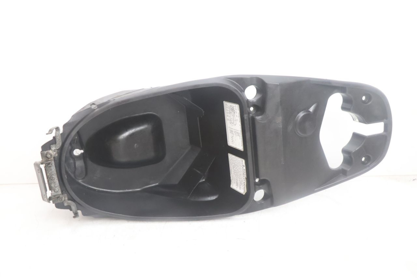 photo de HELMFACH HONDA SCV LEAD 100 (2003 - 2007) - Detailansicht des Bauteils
