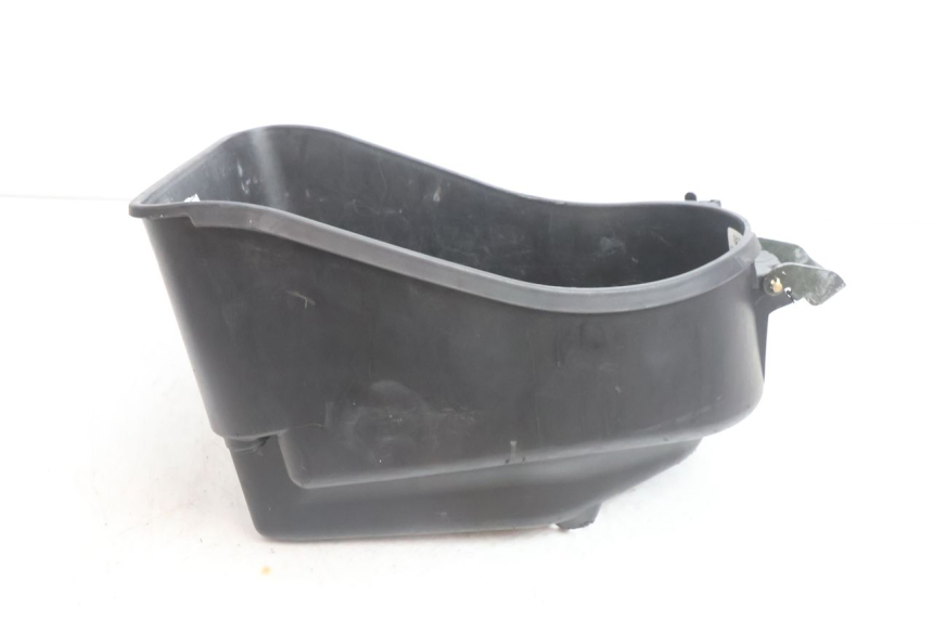 photo de HELMFACH HONDA SH 125 (2001 - 2003) - Detailansicht des Bauteils
