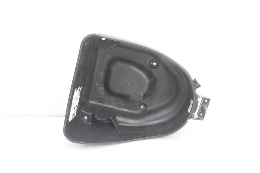 photo de HELMFACH HONDA SH 125 (2001 - 2003) - Technische Nahaufnahme